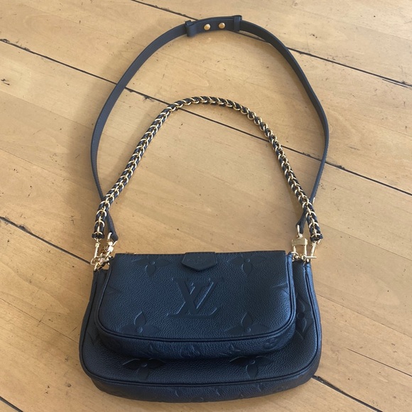 Louis Vuitton Handbags - Louis Vuitton black multi pouchette accessories